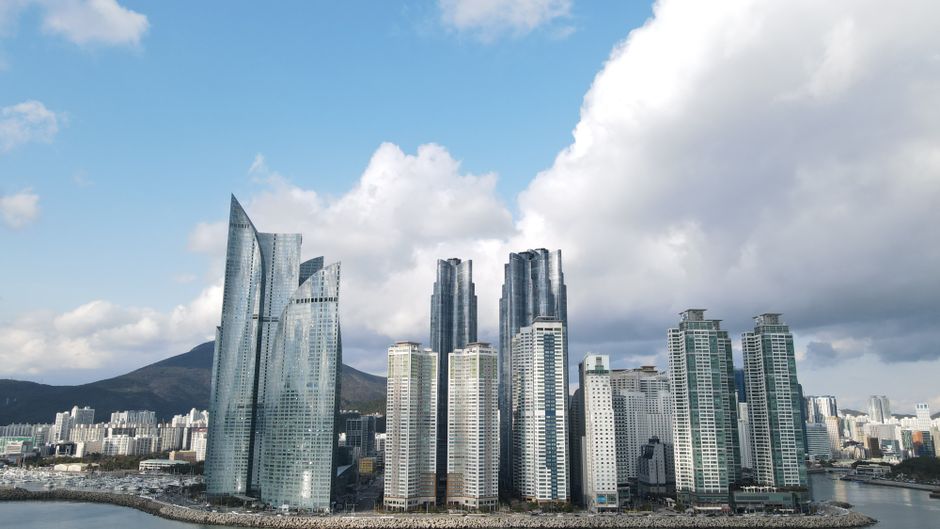 해운대자이2차는 부산 해운대구 우동에 있는 10년 분양전환 공공임대 단지다.